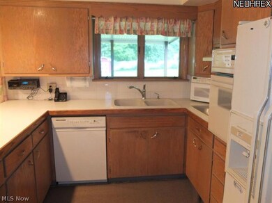 5718 Towerview Dr, Akron, OH 44319 - photo 5