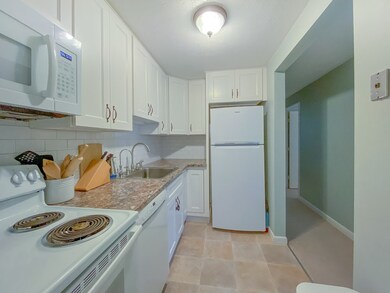 53 Fountain Ln unit 10, South Weymouth, MA 02190 - photo 2