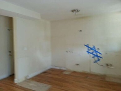 6319 N Sacramento Ave unit 2W, Chicago, IL 60659 - photo 5