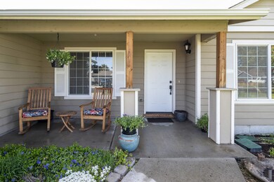 2-web-or-mls-2022 NW Oak Ave-2