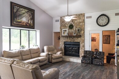 12524 Percy Ln, Jacksonville, FL 32218 - photo 6