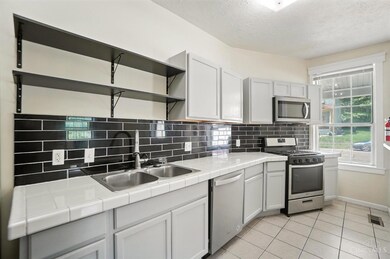 2322 Maplewood Ave, Cincinnati, OH 45219 - photo 6