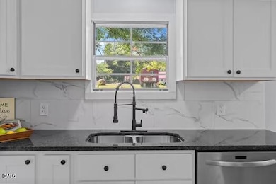 large-0197a1d9-7ee7-70ed-b528-43df669eb7