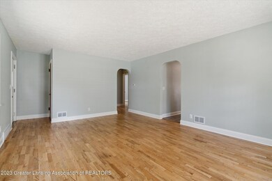 09-1711-Cooper-Lansing-MI-48911-WindowSt