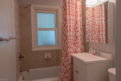 2243 Larchmont Dr, Wickliffe, OH 44092 - photo 2