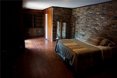  Owners' bedroom suite