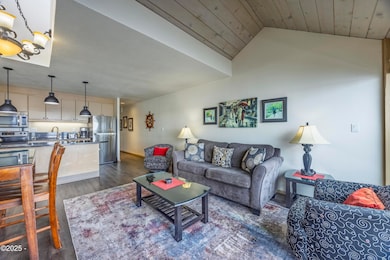 1000 SE Bay Blvd unit 129 (F-1), Newport, OR 97365 - photo 2