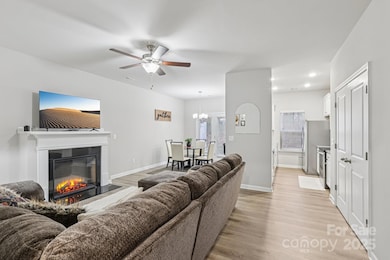 8041 Alderton Ln, Charlotte, NC 28215 - photo 7