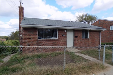 3224 Faronia St unit 3226, Pittsburgh, PA 15204 - photo 2