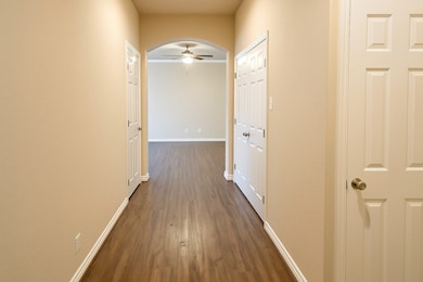 811 S Wilson St, Kaufman, TX 75142 - photo 2