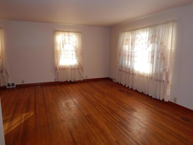 558 E Beaumont Rd, Columbus, OH 43214 - photo 7