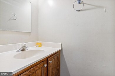 6906 Diamond Ct, District Heights, MD 20747 - photo 7