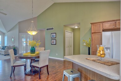 04 Dining Area