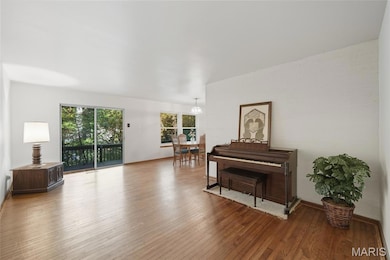 32 Oak Forest Dr, Saint Charles, MO 63303 - photo 5