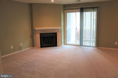 12913 Lee Jackson Memorial Hwy unit B, Fairfax, VA 22033 - photo 3