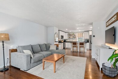 67 Christmas Tree Ln, Kingston, MA 02364 - photo 4