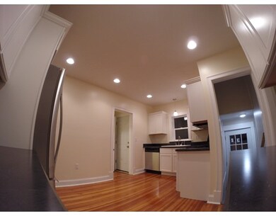 24 Ionia St, Springfield, MA 01109 - photo 5