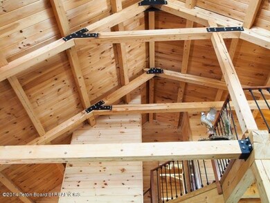 High celings w/beam structure