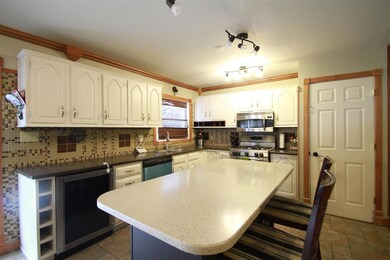 2910 W 9th St, Waterloo, IA 50702 - photo 6