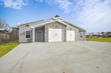 200 Bainbridge Dr unit A, Clarksville, TN 37043 - photo 3