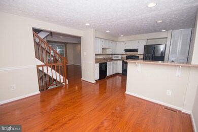 8001 Tyson Oaks Cir, Vienna, VA 22182 - photo 5