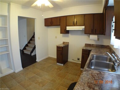 1518 Poplar Drive Lorain Ohio - Kitchen