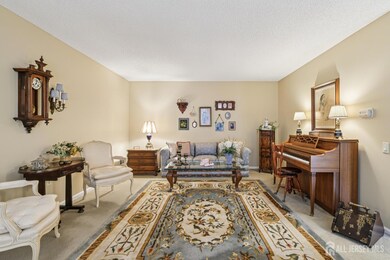 304 Waxwing Dr, Monroe Township, NJ 08831 - photo 4