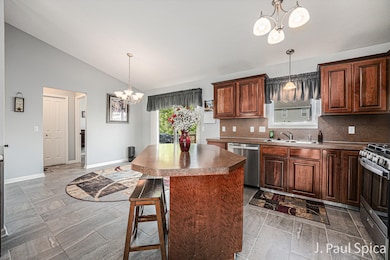 Kitchen/Island