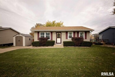1120 Emerald Dr, Davenport, IA 52804 - photo 2