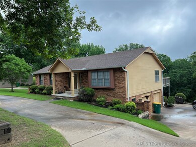Circle Drive / Garage enrance