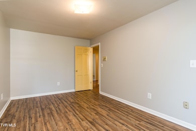 1801 Manor Ct unit B, Kingsport, TN 37660 - photo 3