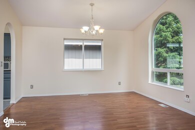Dining Area 4558-FULL