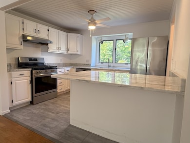 51 Minot Ave unit 1, Wareham, MA 02571 - photo 2