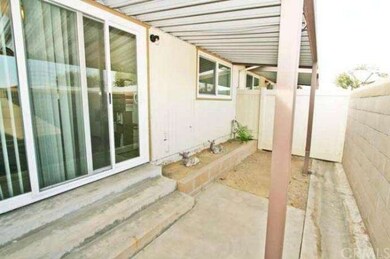 9928 1/2 Cedar St, Bellflower, CA 90706 - photo 3