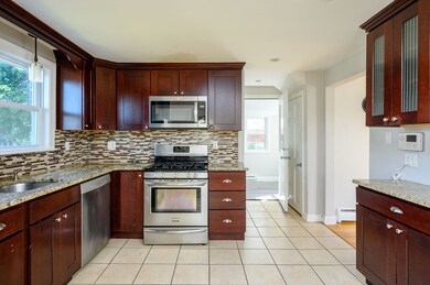 25 Rosselerin Rd, Dorchester, MA 02122 - photo 4