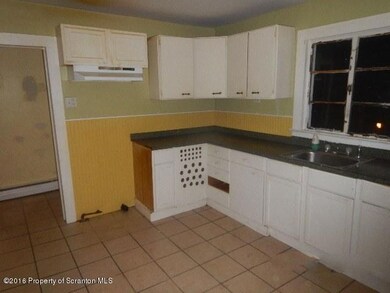 1637 Farr St, Scranton, PA 18504 - photo 4