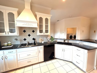 906 Van Winkle Cir, Athens, TX 75751 - photo 2