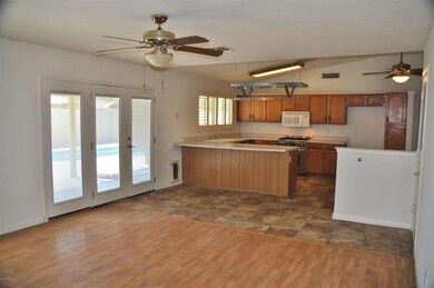 3115 N. Sycamore 010