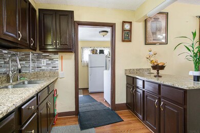 1520 W Indiana Ave, Elkhart, IN 46516 - photo 4