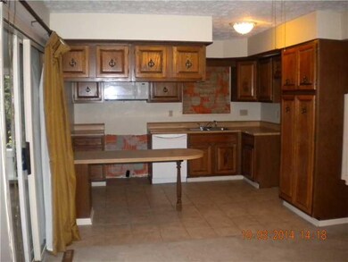 660 Georgetowne Village, Indiana, PA 15701 - photo 5