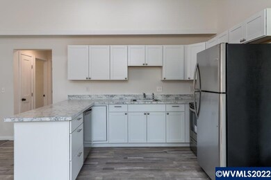 238 Grand St, Independence, OR 97351 - photo 4