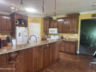 8101 Pecan Ridge Dr, Moss Point, MS 39562 - photo 4