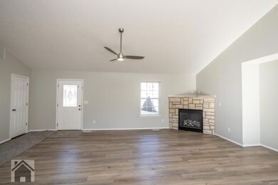 16915 Limestone Ln, Saint Robert, MO 65584 - photo 3