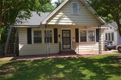 Craftsman style home with wonderful large covered 