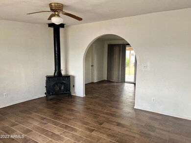 Living Room YV1RjgC1