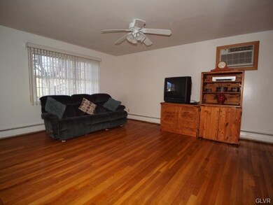 155 Jonathan Dr, Easton, PA 18045 - photo 4