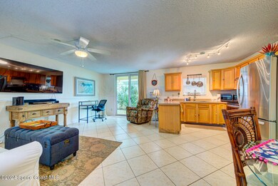 living room & kitchen (3)