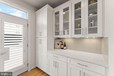 1137 S Monroe St, Arlington, VA 22204 - photo 4