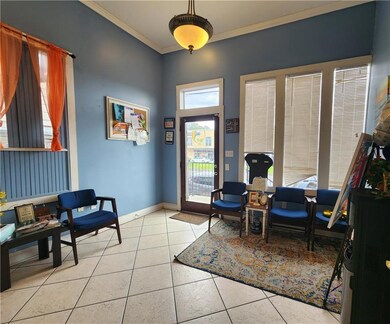 Front foyer to front door