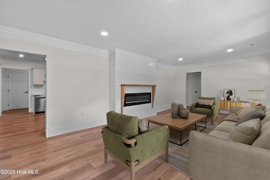 508 N Wright St, Burgaw, NC 28425 - photo 6